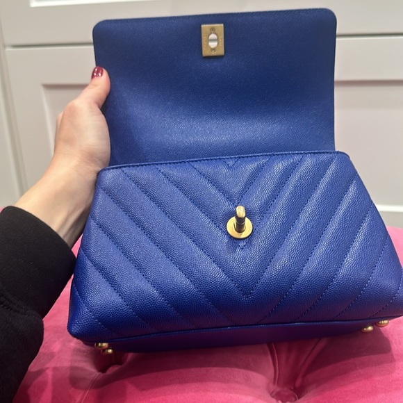 Authentic Chanel Chevron coco handle - Picture 10 of 12